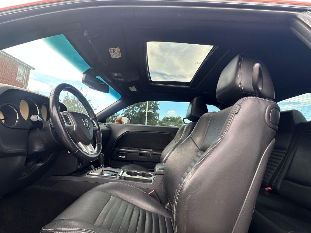 2011 Dodge Challenger Image 18