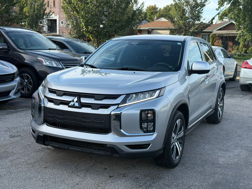 2021 Mitsubishi Outlander Image 1
