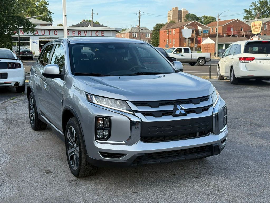 2021 Mitsubishi Outlander Image 3