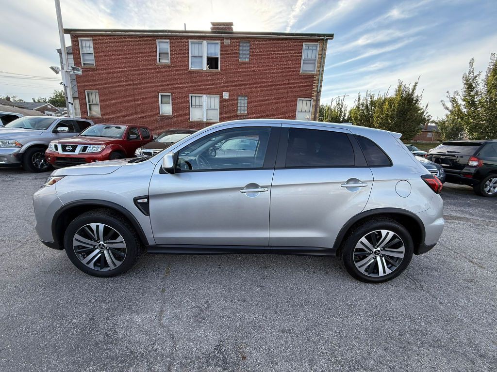2021 Mitsubishi Outlander Image 6