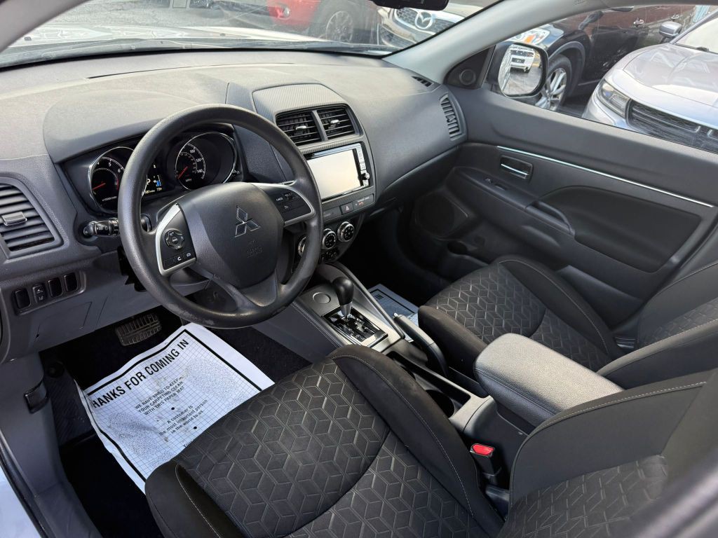 2021 Mitsubishi Outlander Image 11