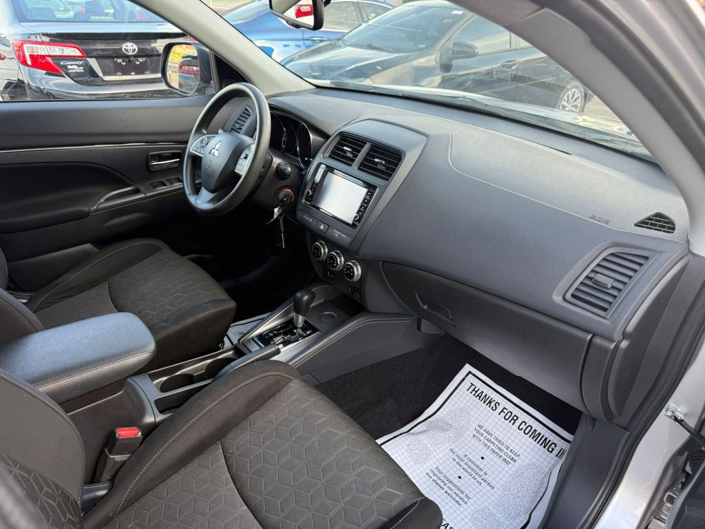 2021 Mitsubishi Outlander Image 17
