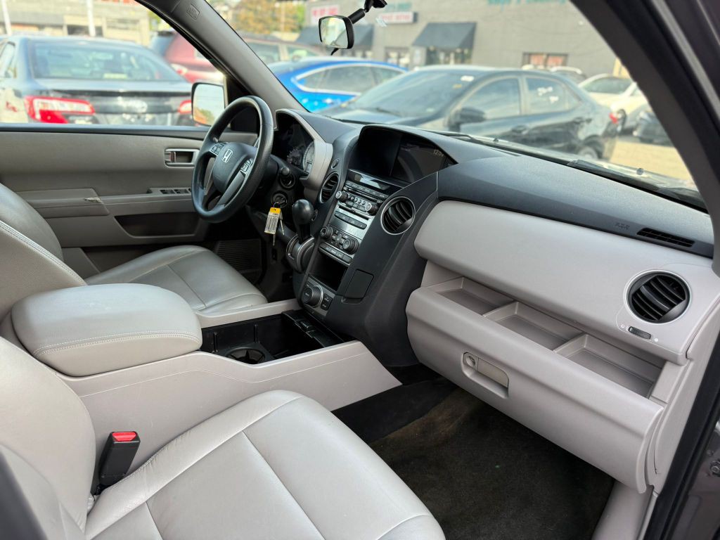 2015 Honda Pilot Image 17