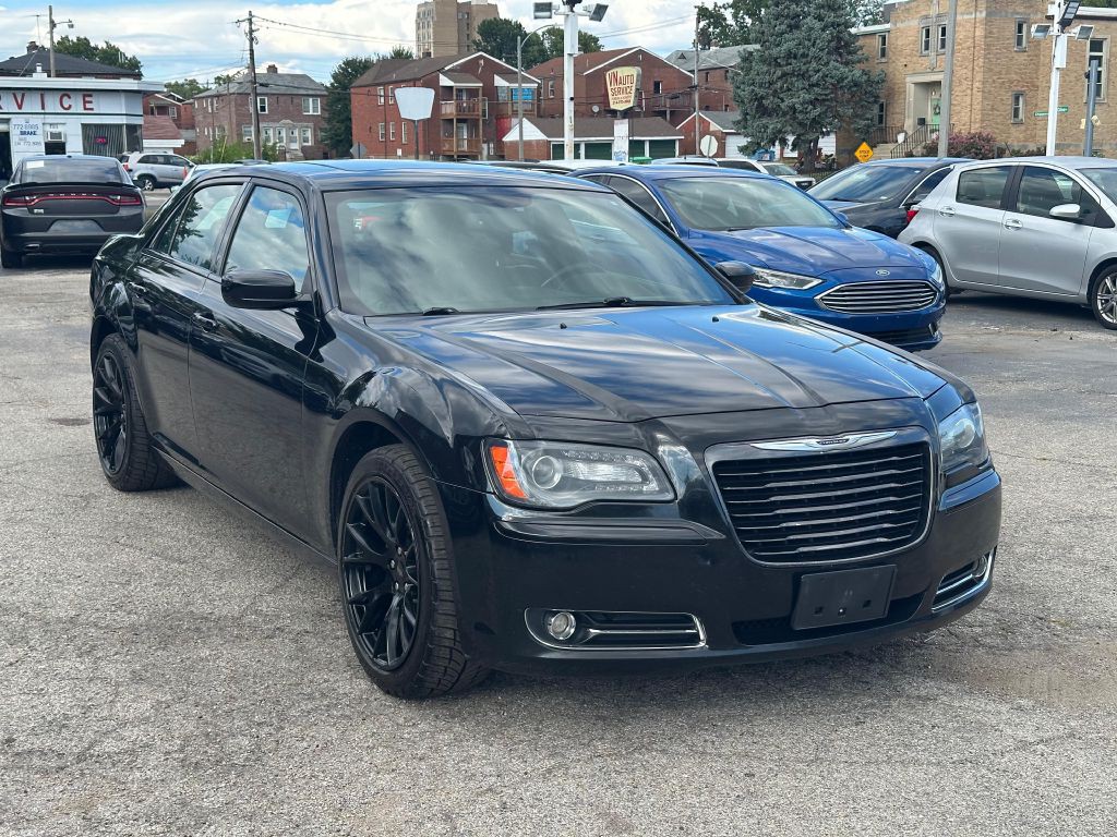 2014 Chrysler 300 Image 1