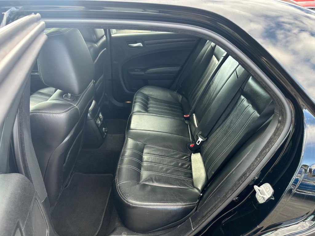 2014 Chrysler 300 Image 20