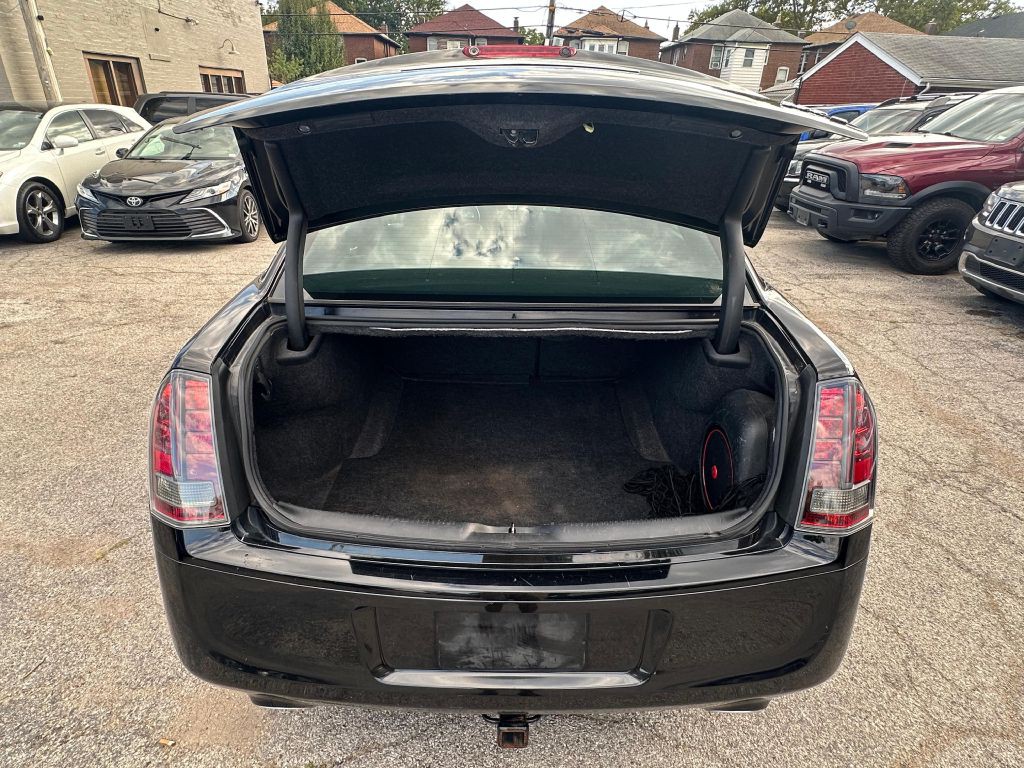 2014 Chrysler 300 Image 21