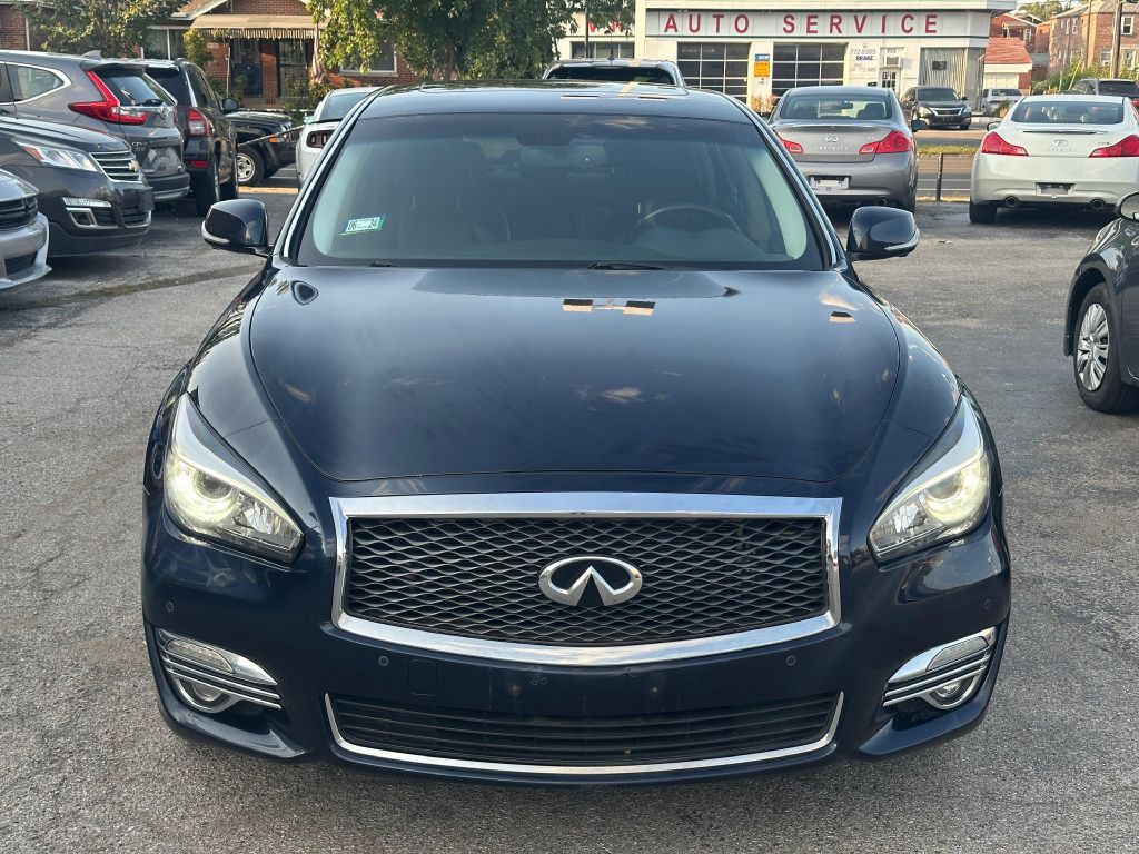 2015 INFINITI Q70 Image 2