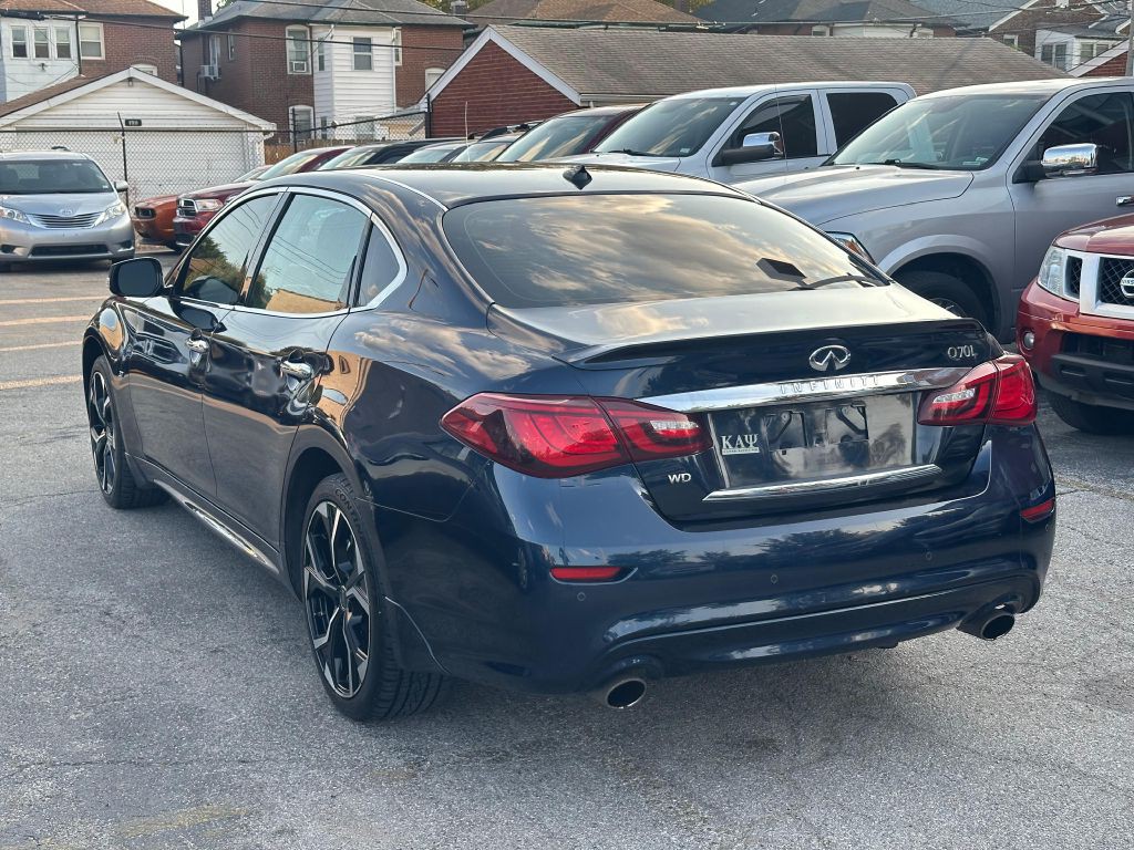 2015 INFINITI Q70 Image 7