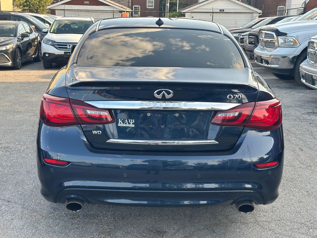 2015 INFINITI Q70 Image 8
