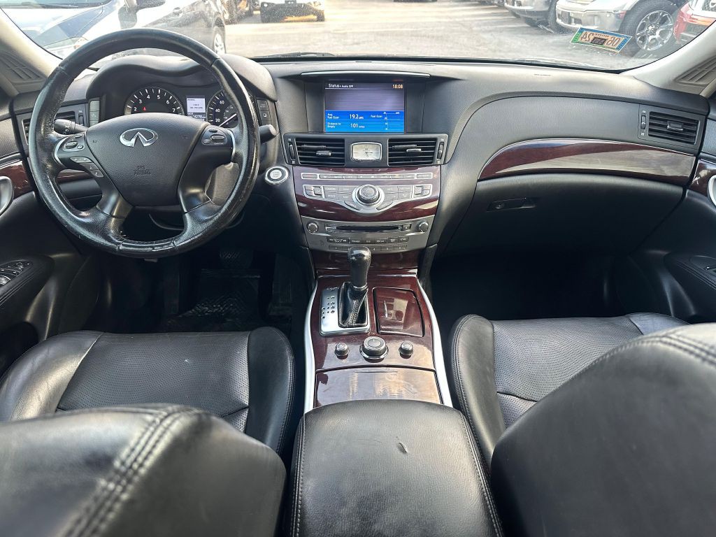 2015 INFINITI Q70 Image 14