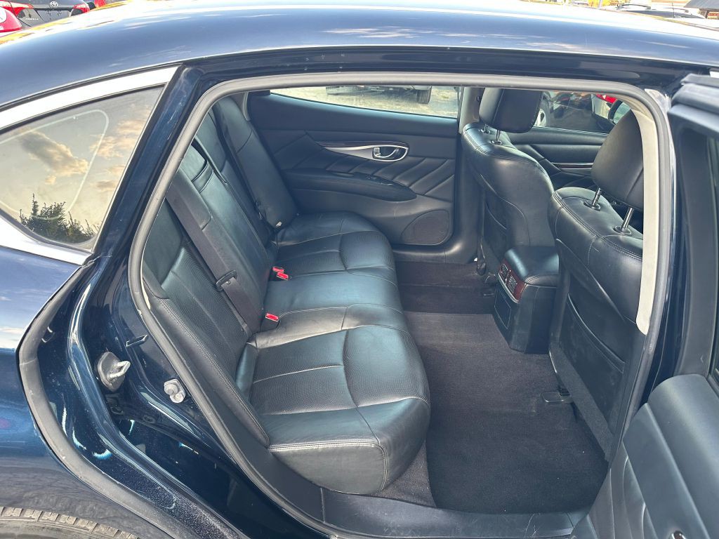 2015 INFINITI Q70 Image 21