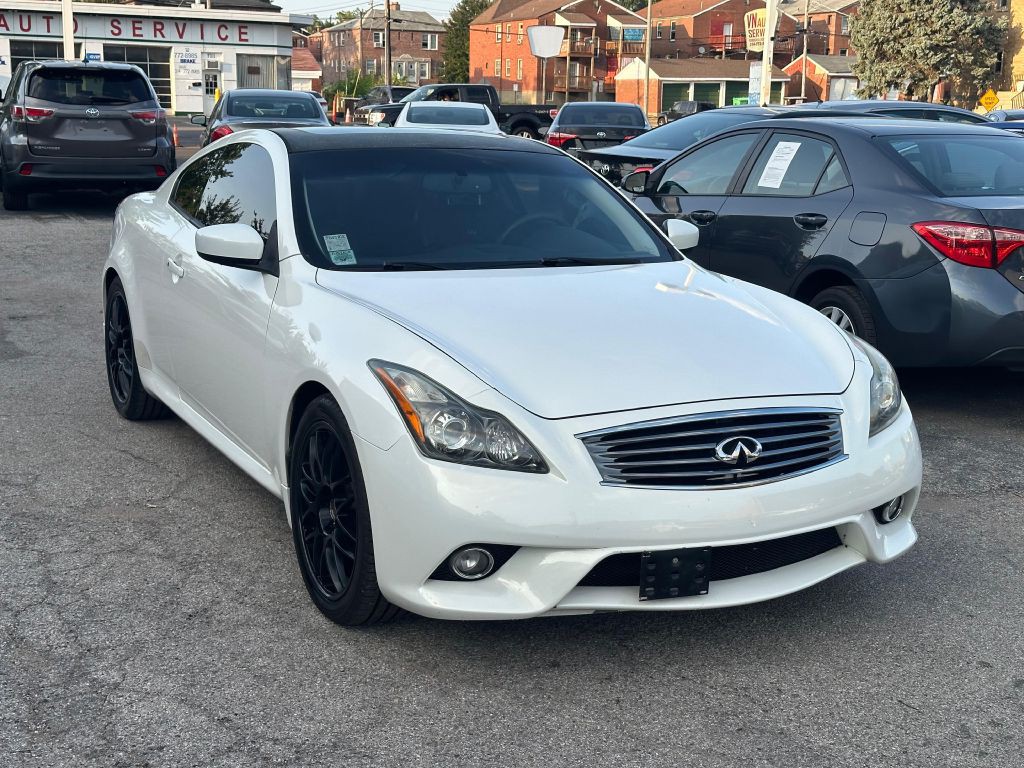2013 INFINITI G37 Image 1