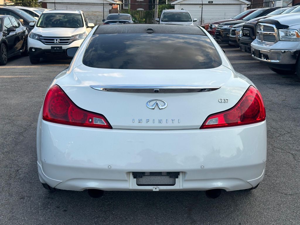 2013 INFINITI G37 Image 8