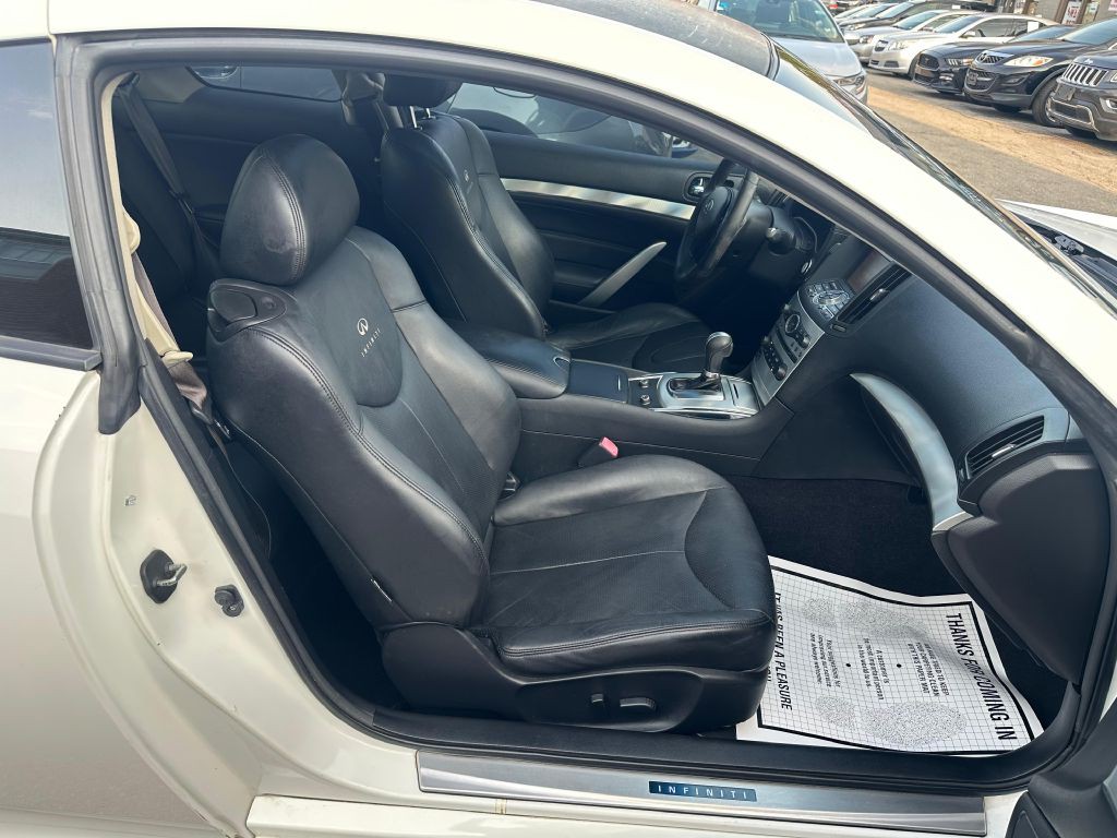 2013 INFINITI G37 Image 12