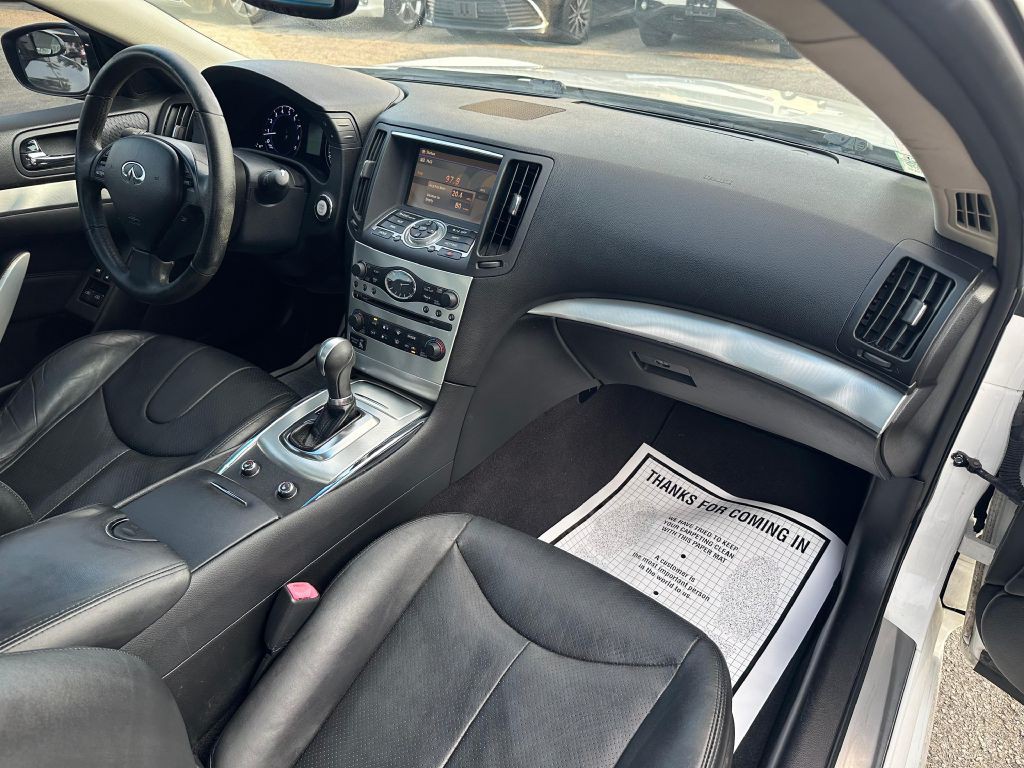 2013 INFINITI G37 Image 13