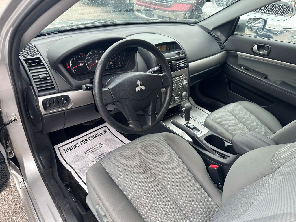 2010 Mitsubishi Galant Image 11
