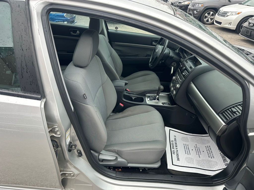 2010 Mitsubishi Galant Image 12