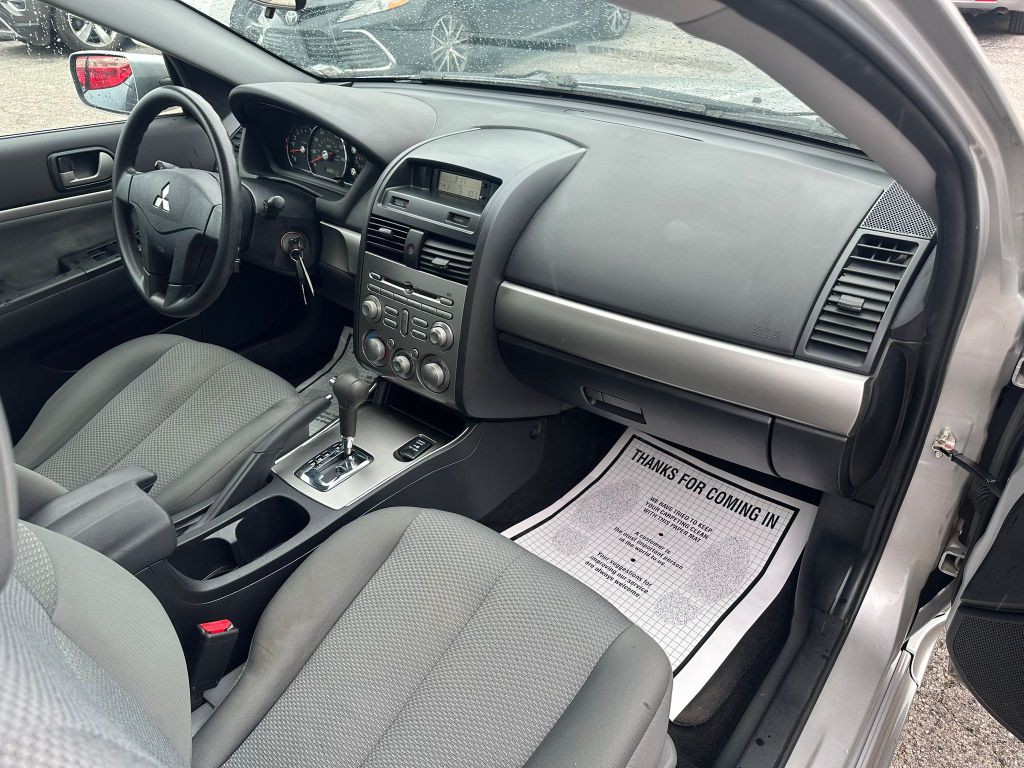 2010 Mitsubishi Galant Image 13
