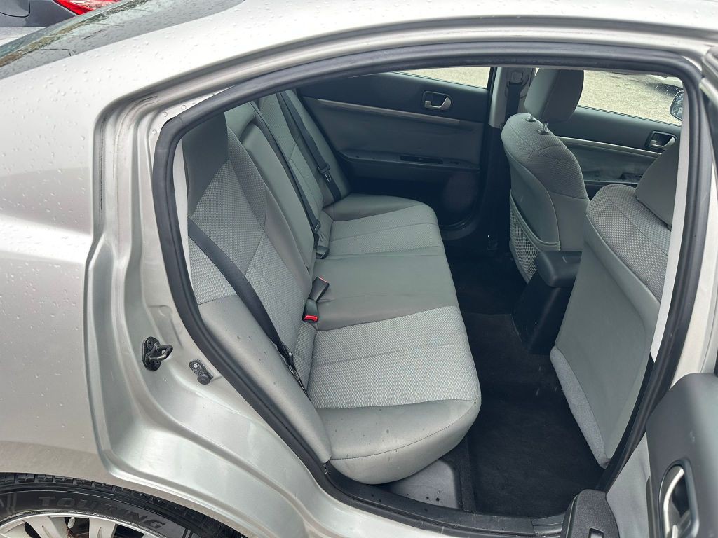 2010 Mitsubishi Galant Image 19