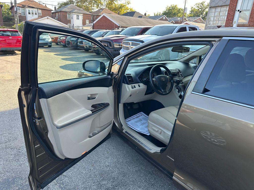 2011 Toyota Venza Image 9