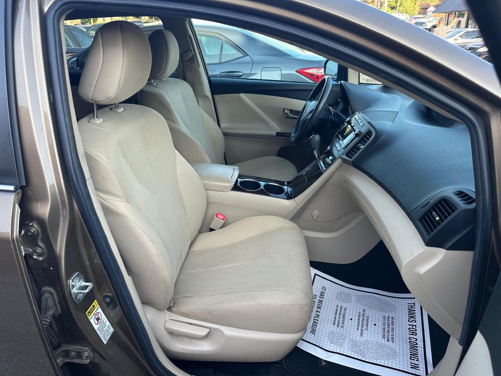 2011 Toyota Venza Image 12