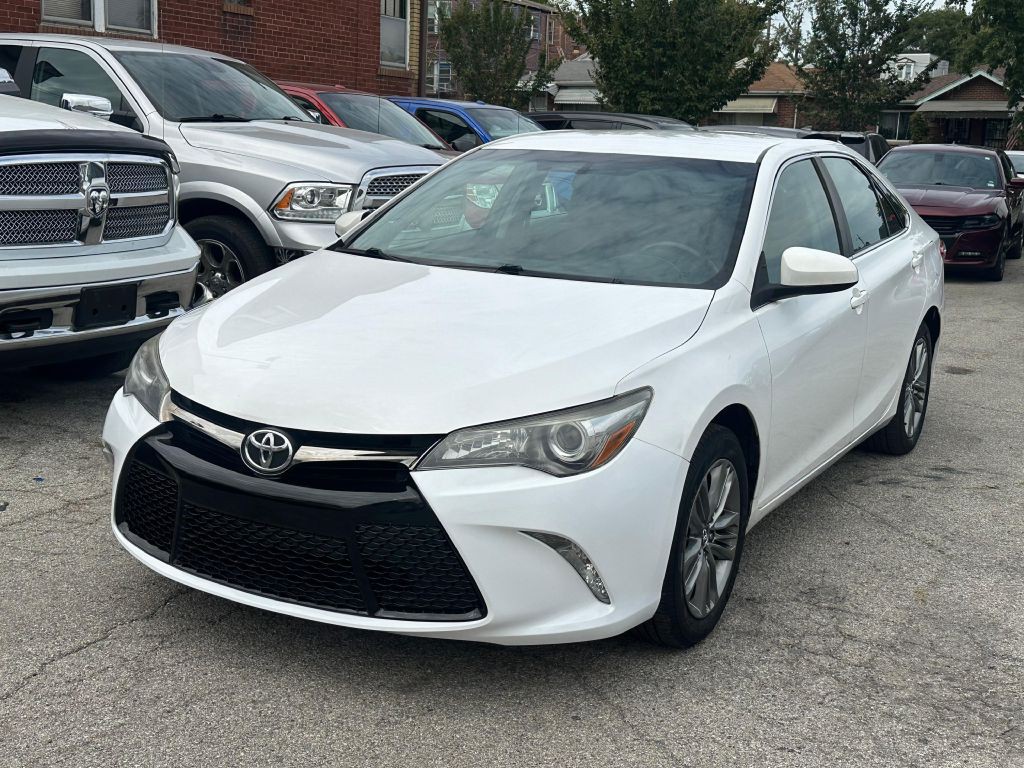 2017 Toyota Camry Image 3