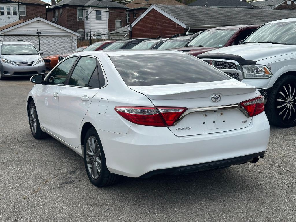 2017 Toyota Camry Image 5