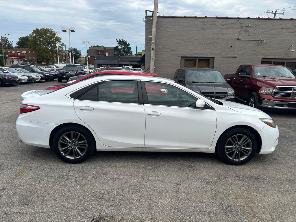 2017 Toyota Camry Image 6