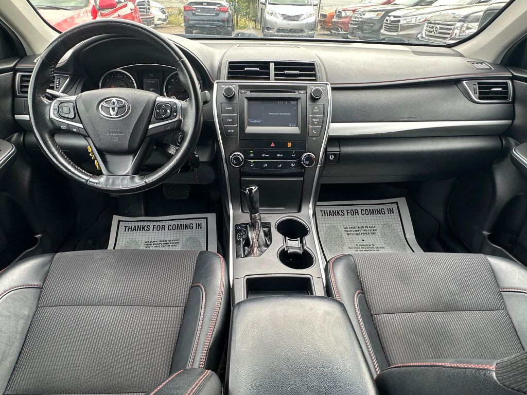 2017 Toyota Camry Image 13