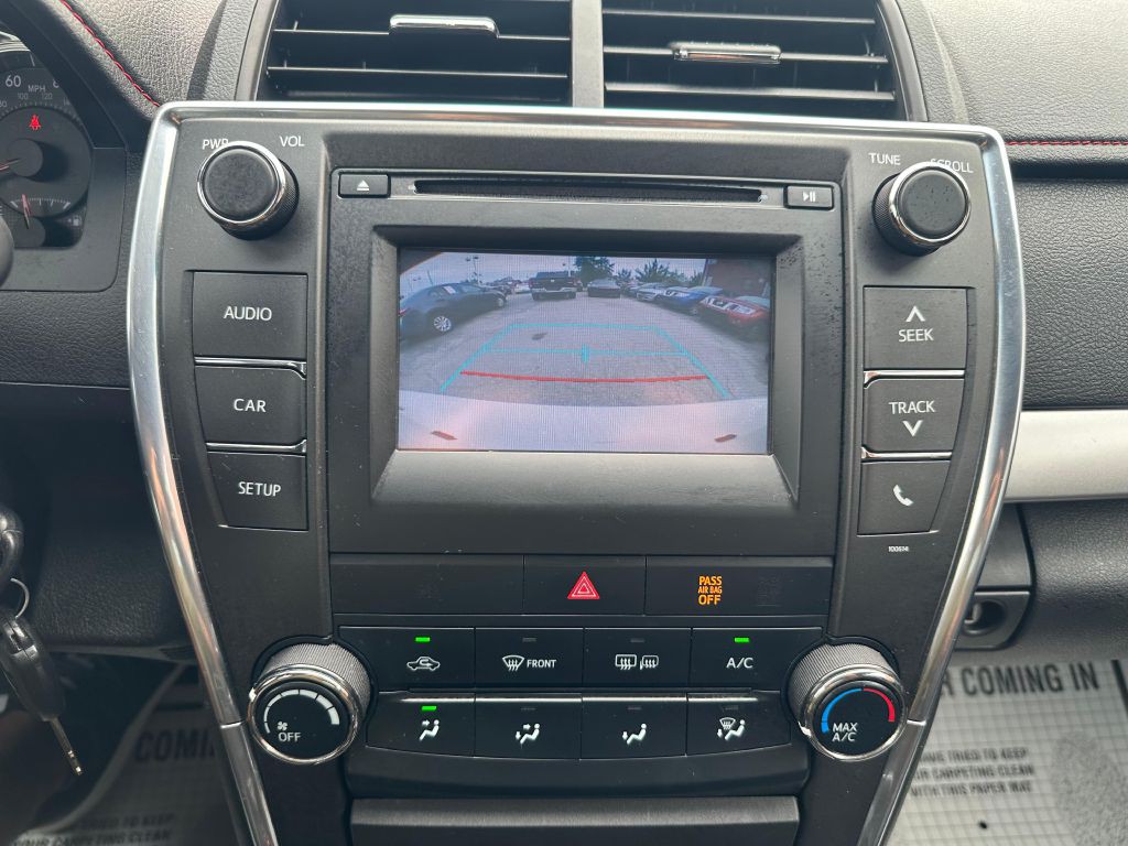 2017 Toyota Camry Image 14