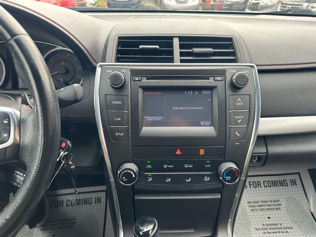 2017 Toyota Camry Image 15
