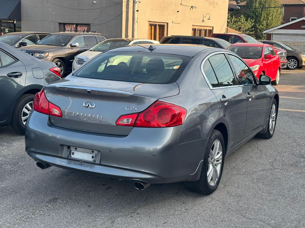 2010 INFINITI G37 Image 8