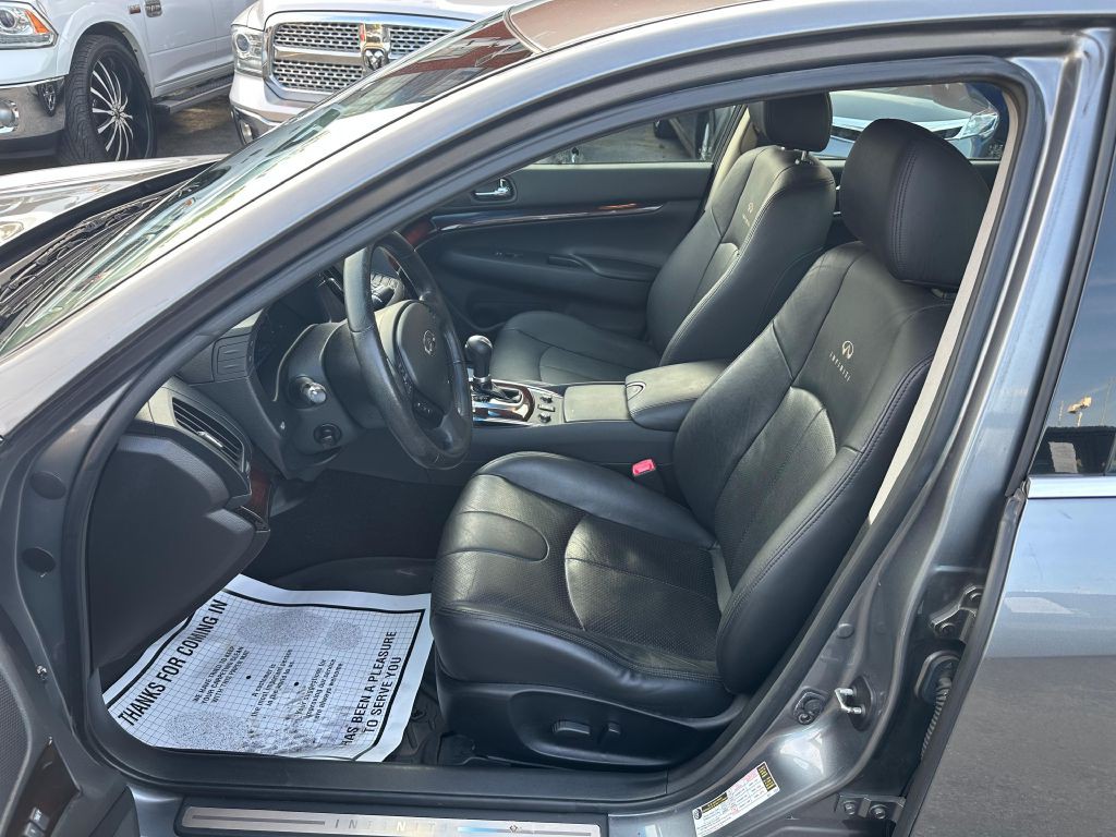2010 INFINITI G37 Image 10