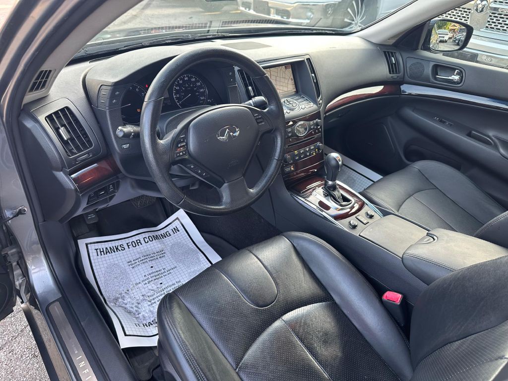 2010 INFINITI G37 Image 11