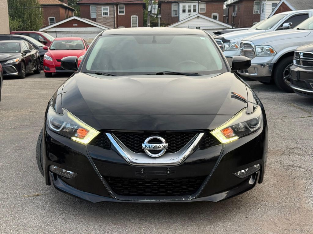 2017 Nissan Maxima Image 2