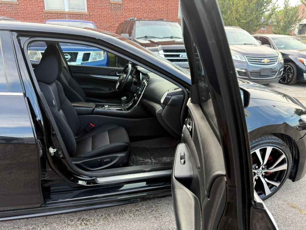 2017 Nissan Maxima Image 12