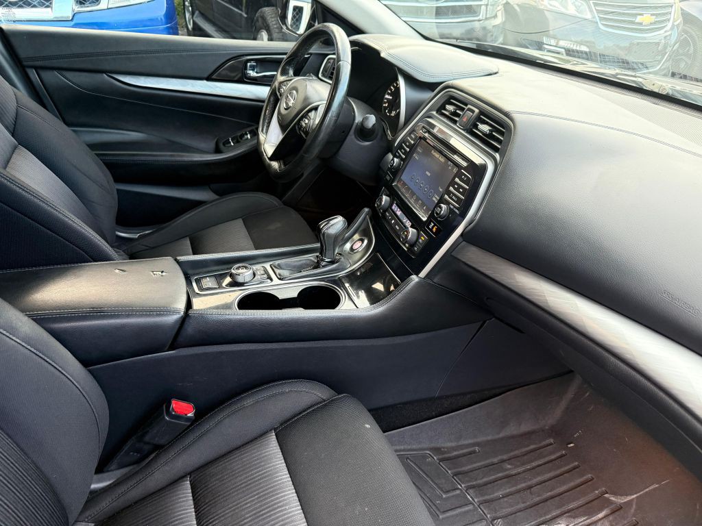 2017 Nissan Maxima Image 14