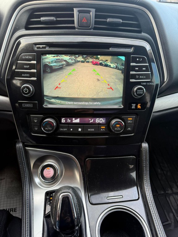 2017 Nissan Maxima Image 16
