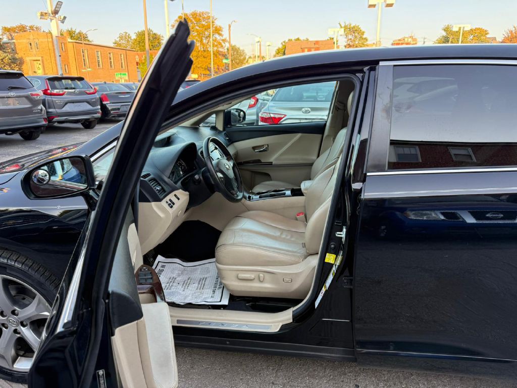 2012 Toyota Venza Image 10