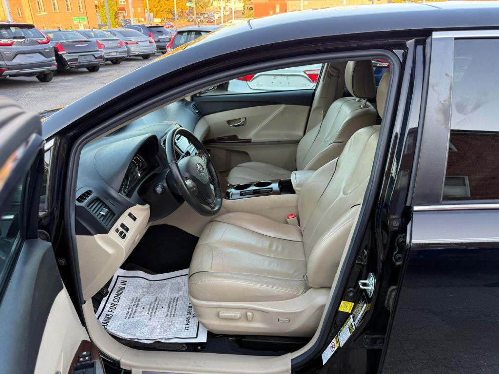 2012 Toyota Venza Image 11