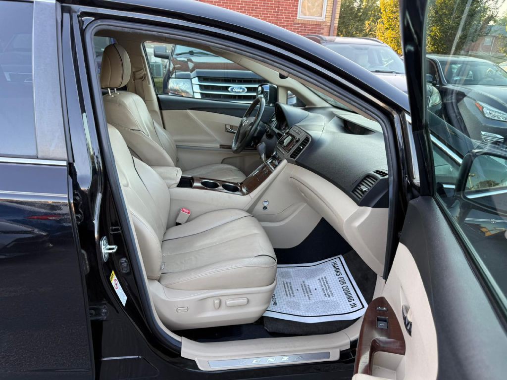 2012 Toyota Venza Image 19