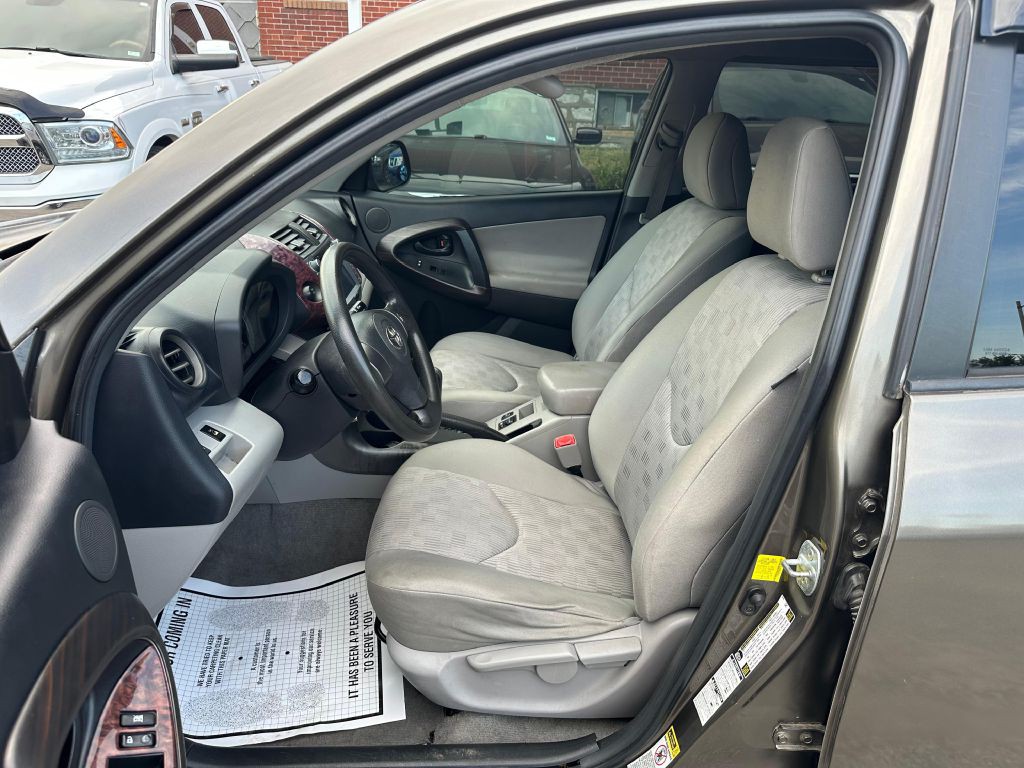2011 Toyota Rav4 Image 12