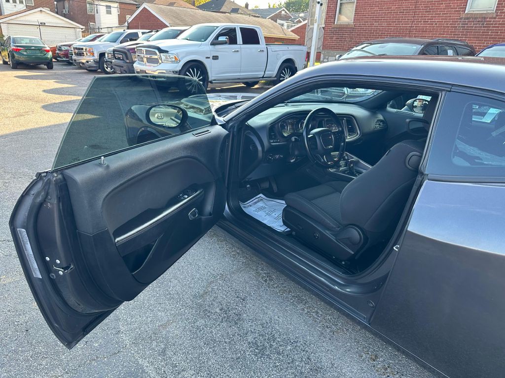 2021 Dodge Challenger Image 9