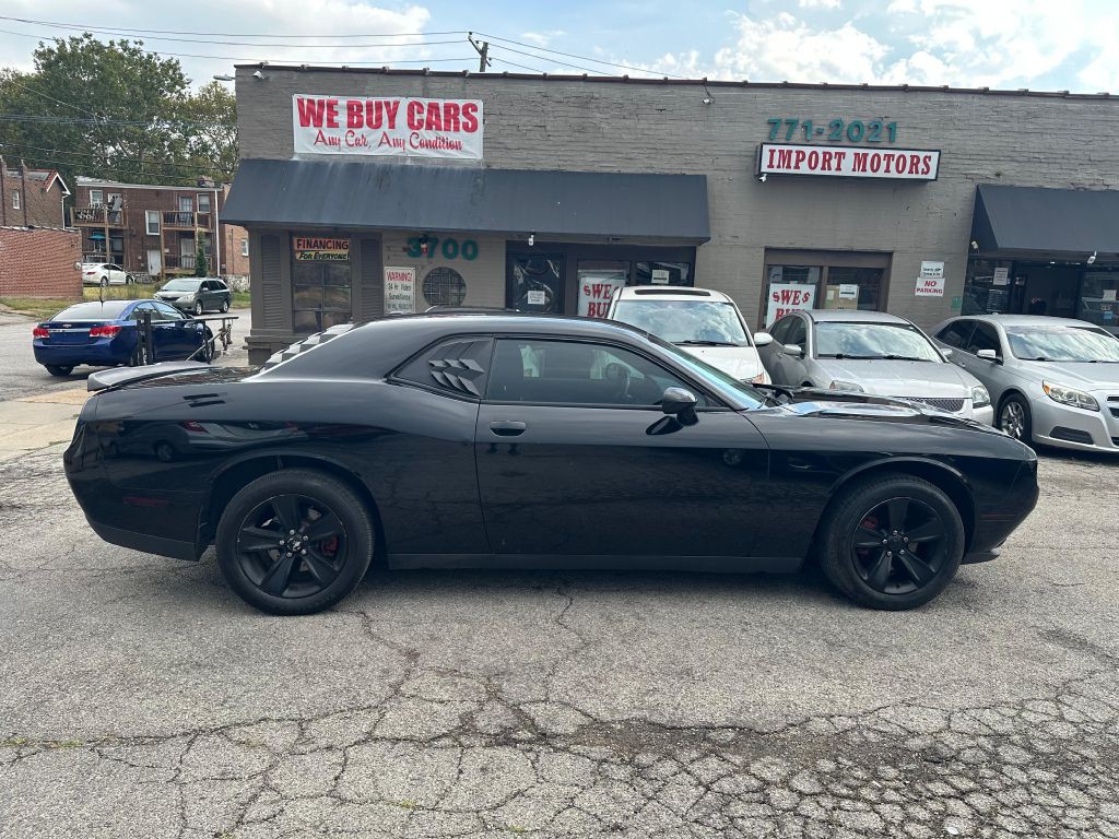 2017 Dodge Challenger Image 4