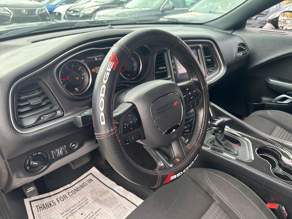 2017 Dodge Challenger Image 12