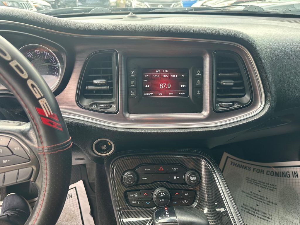 2017 Dodge Challenger Image 18