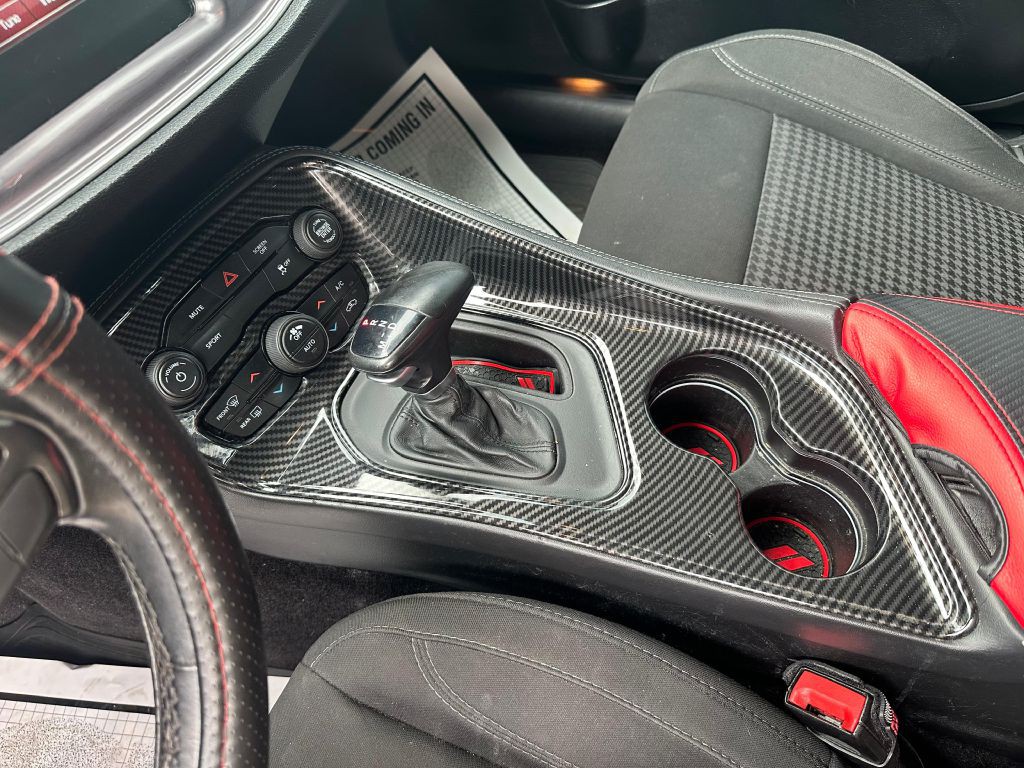 2017 Dodge Challenger Image 19