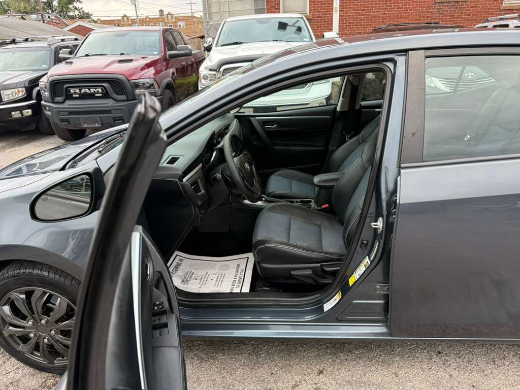 2015 Toyota Corolla Image 9