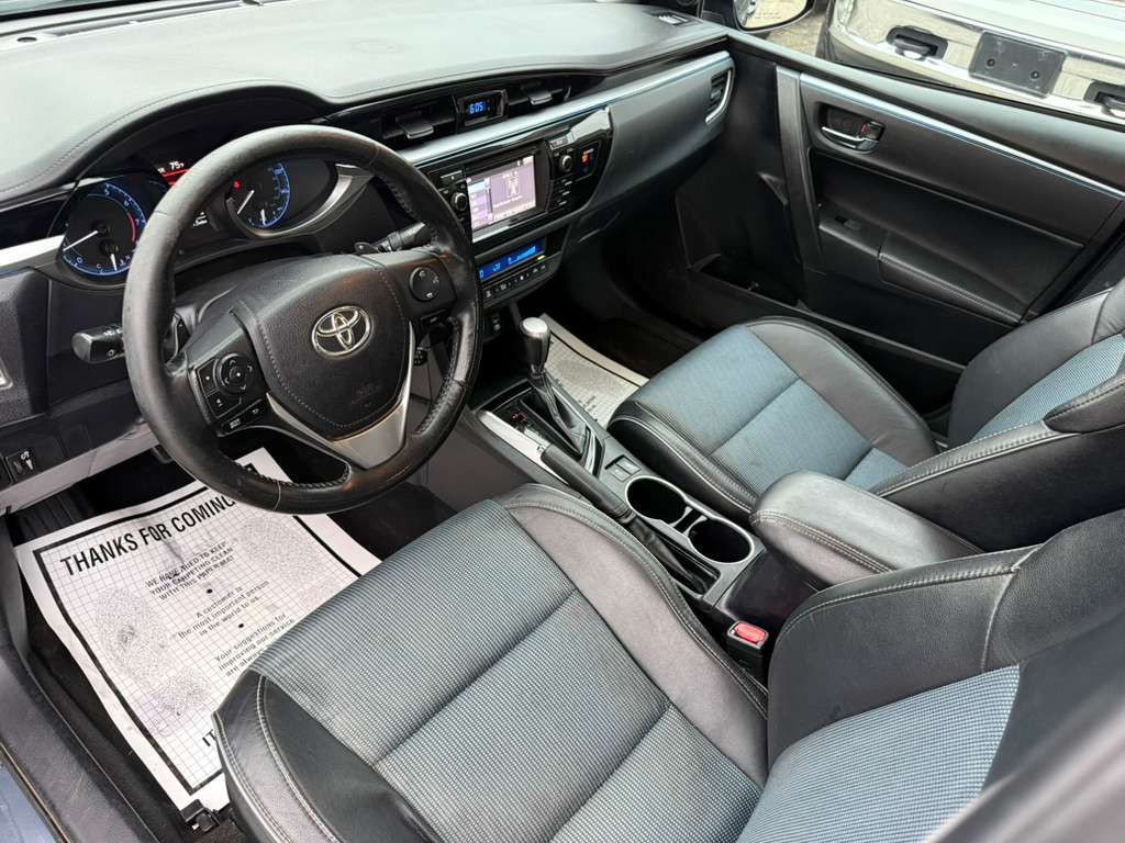 2015 Toyota Corolla Image 11