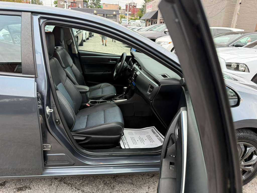 2015 Toyota Corolla Image 12